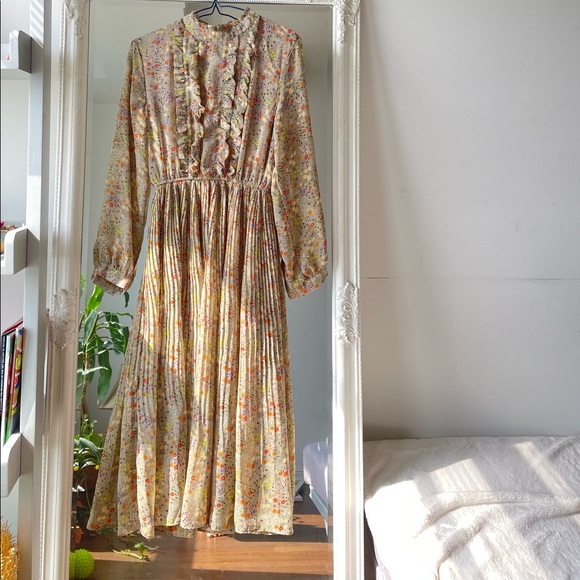 Summer clothing for sale - Picture 5 of 8